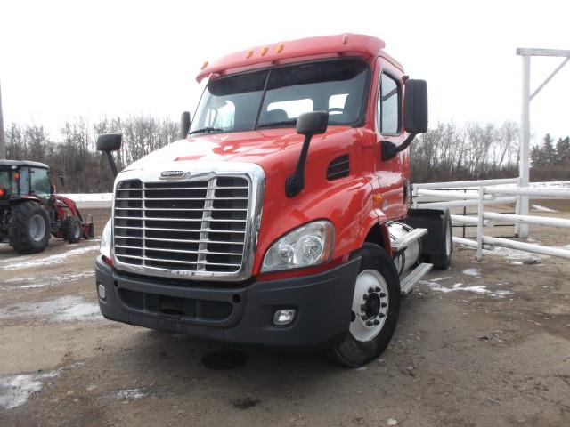2014 FREIGHTLINER CASCADIA S/A 5TH WHEEL TRUCK